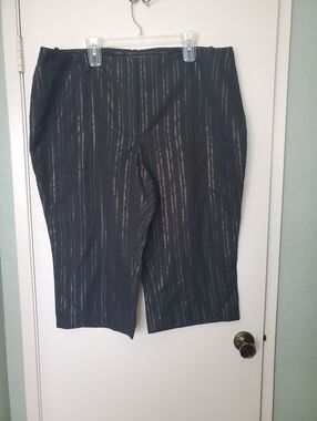 Apostrophe Women's Dressy Black w/Gold Metallic Pinstripe Cropped Trousers Sz 22